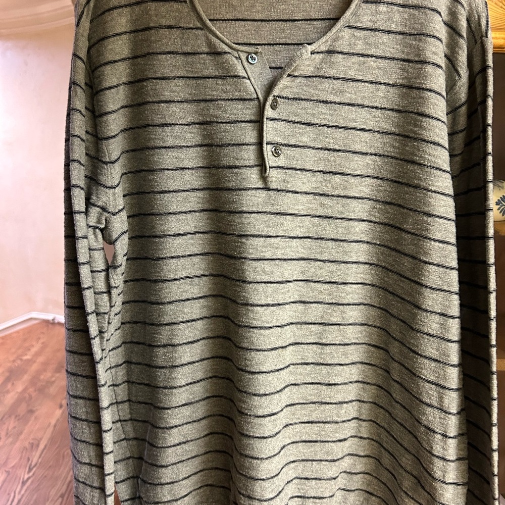 Vince Long Sleeve Henley in Gray and Black